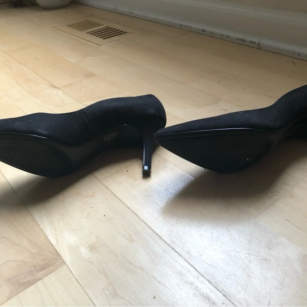 Kelly and Katie Black Pointed Toe Women's Pumps